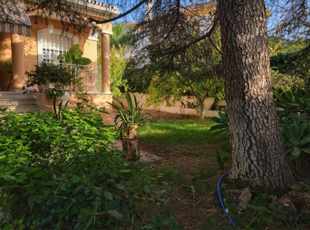 Villa independiente en venta en Alhaurin de la Torre