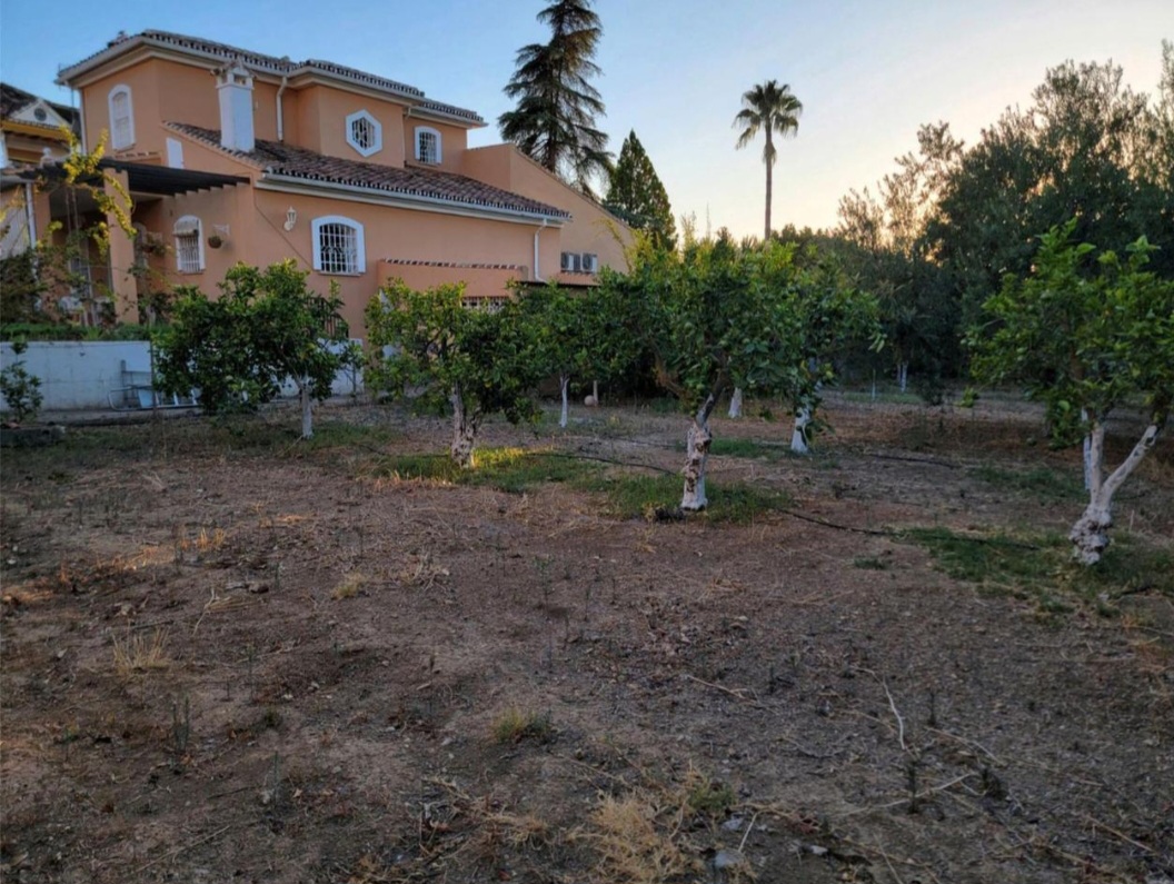 Villa independiente en venta en Alhaurin de la Torre