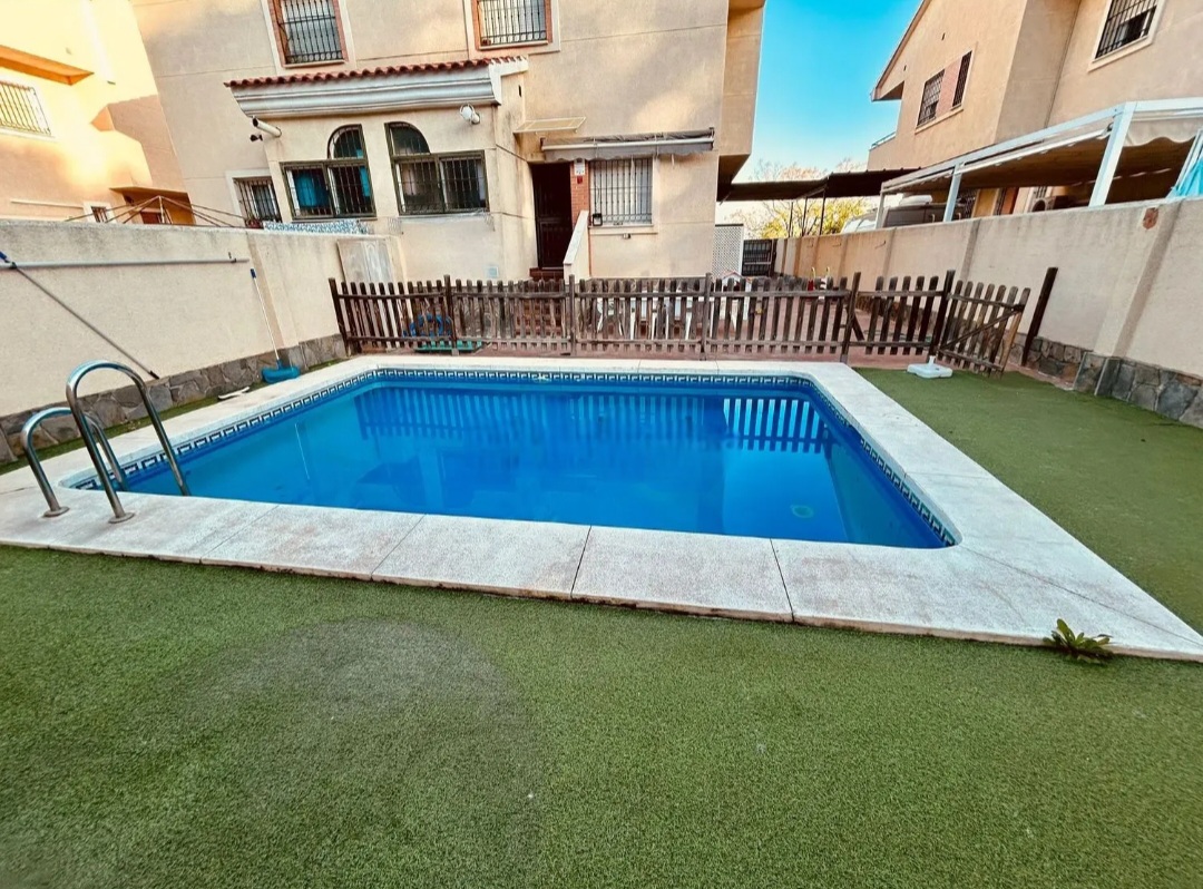 Chalet te koop in Alhaurín de la Torre
