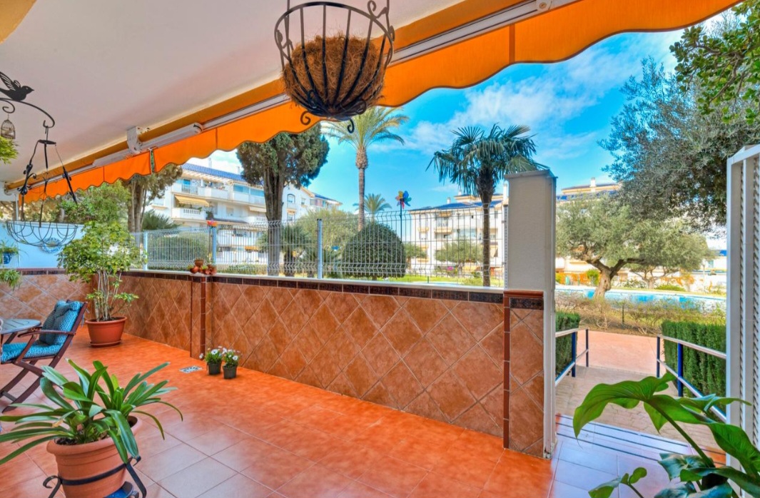 Våning till salu i Finca Monsálvez (Málaga)