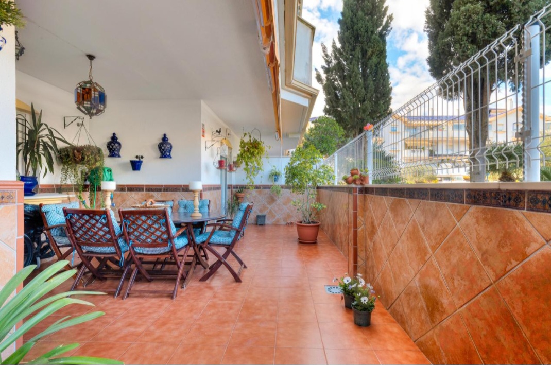 Våning till salu i Finca Monsálvez (Málaga)
