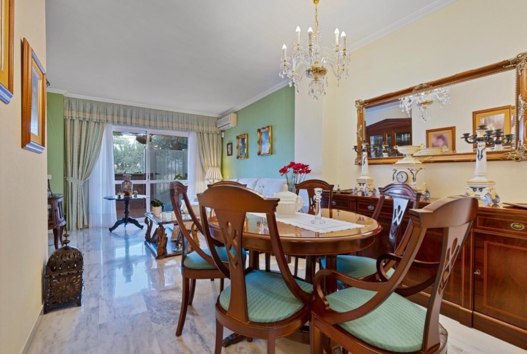 Våning till salu i Finca Monsálvez (Málaga)