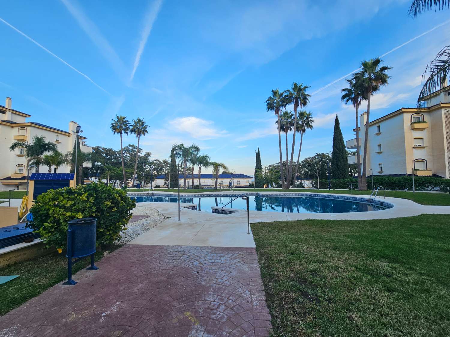 Våning till salu i Finca Monsálvez (Málaga)