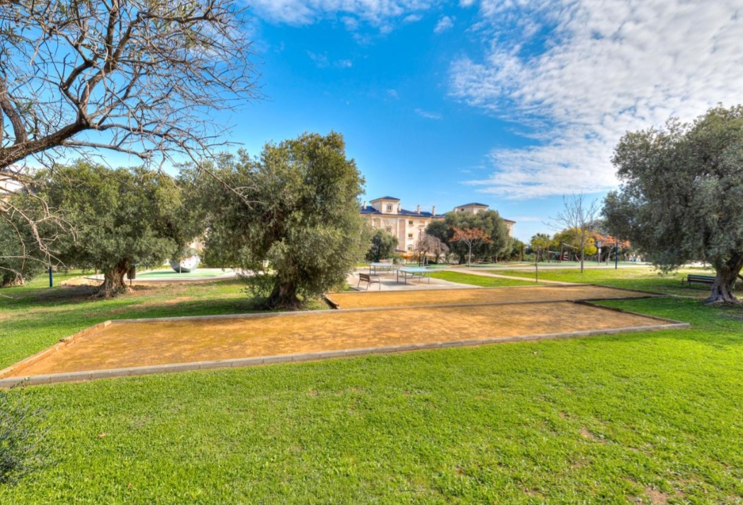 Våning till salu i Finca Monsálvez (Málaga)