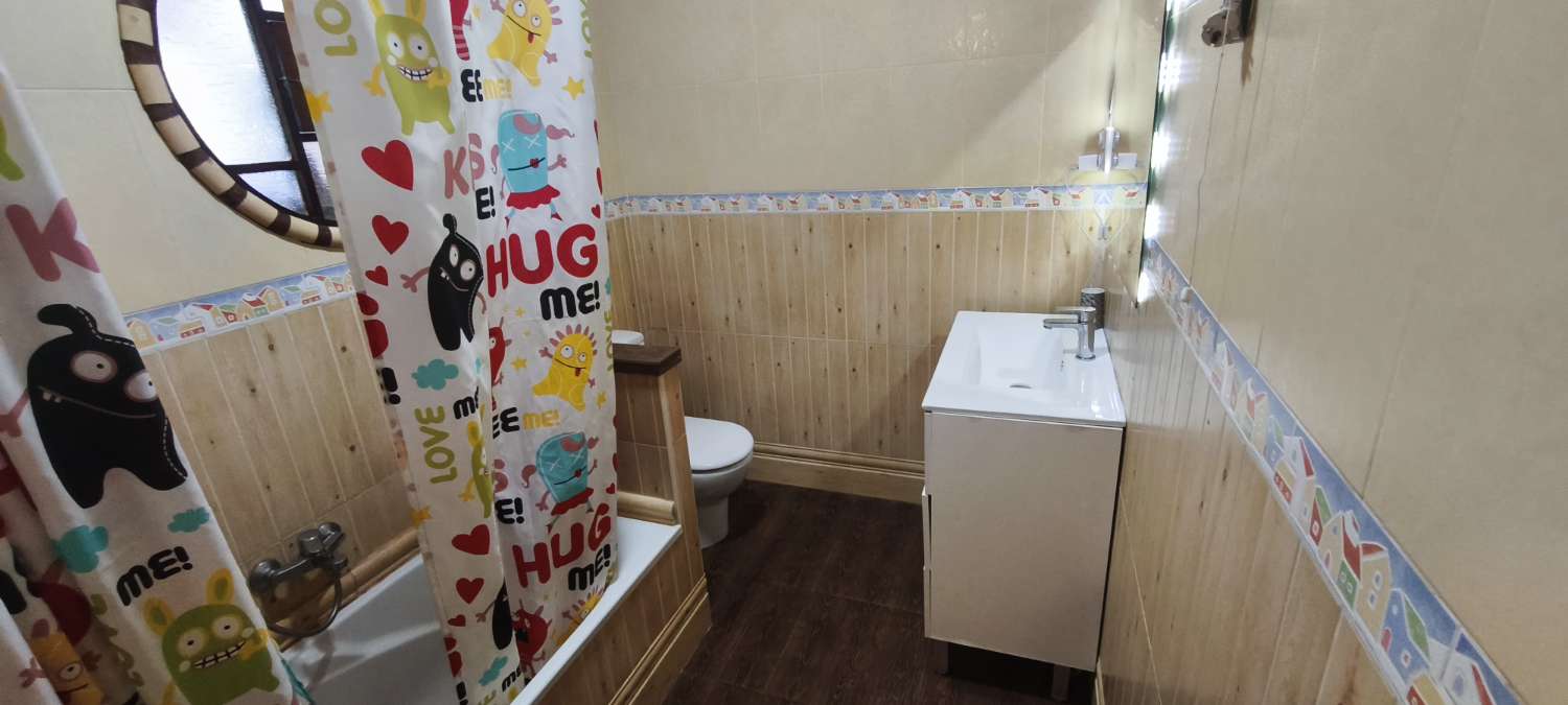 Chalet te koop in El Tomillar (Málaga)