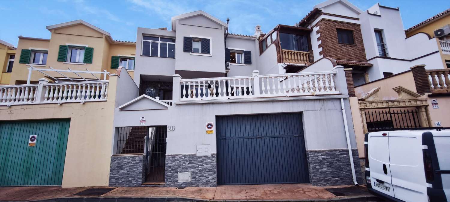 Chalet te koop in El Tomillar (Málaga)