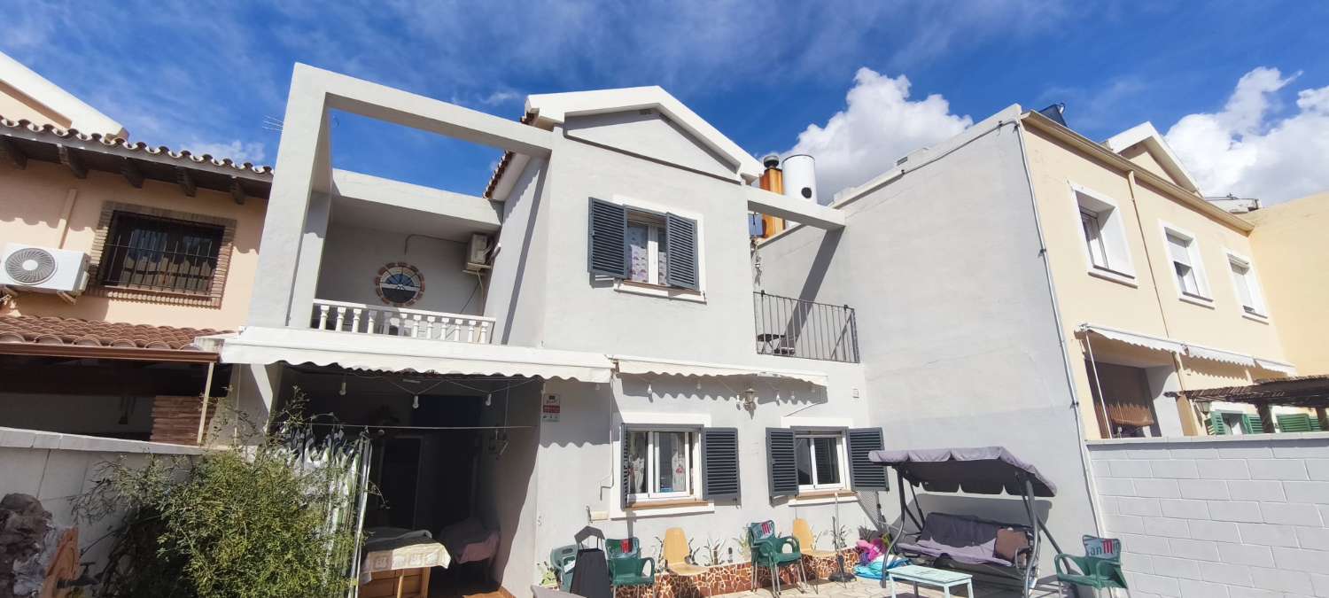 Chalet te koop in El Tomillar (Málaga)