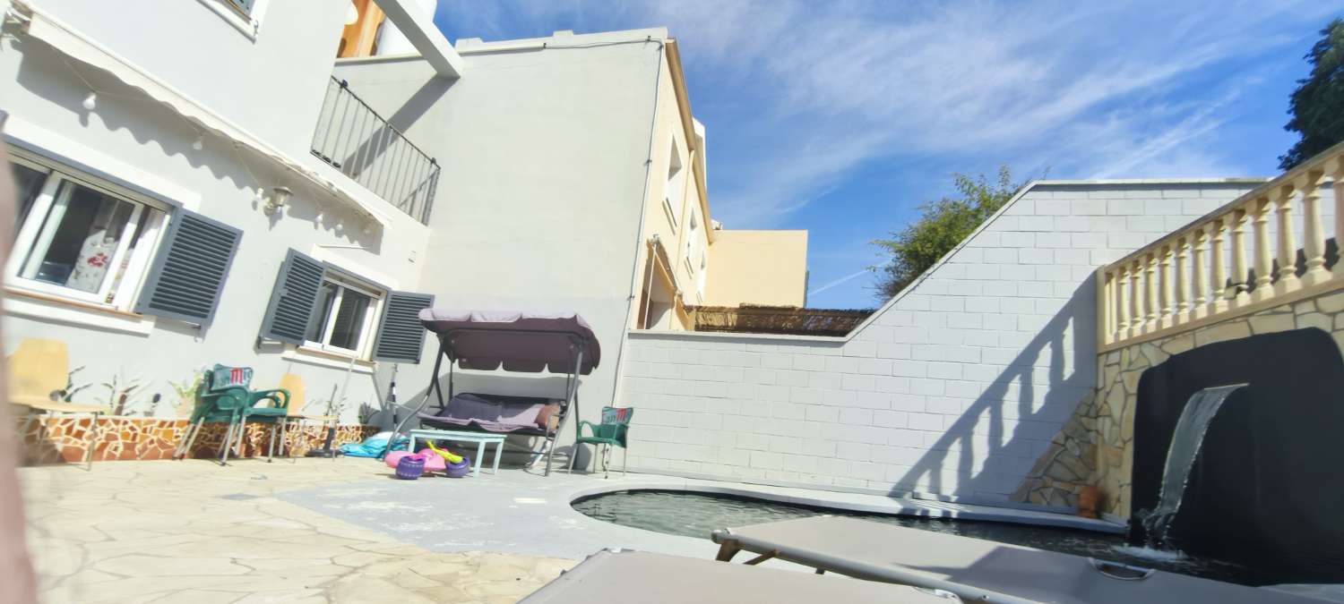 Chalet te koop in El Tomillar (Málaga)