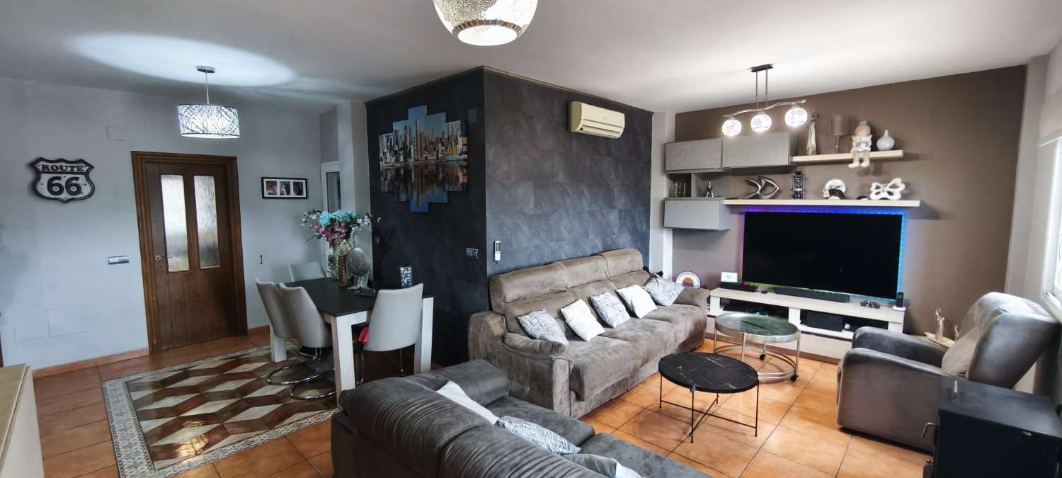 Chalet te koop in El Tomillar (Málaga)