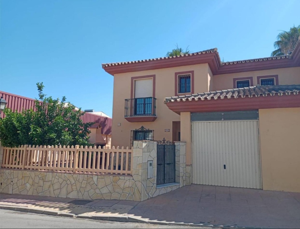 Chalet te koop in Coín