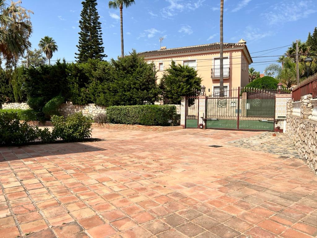 Villa till salu i Urb. La Sierrezuela (Mijas)
