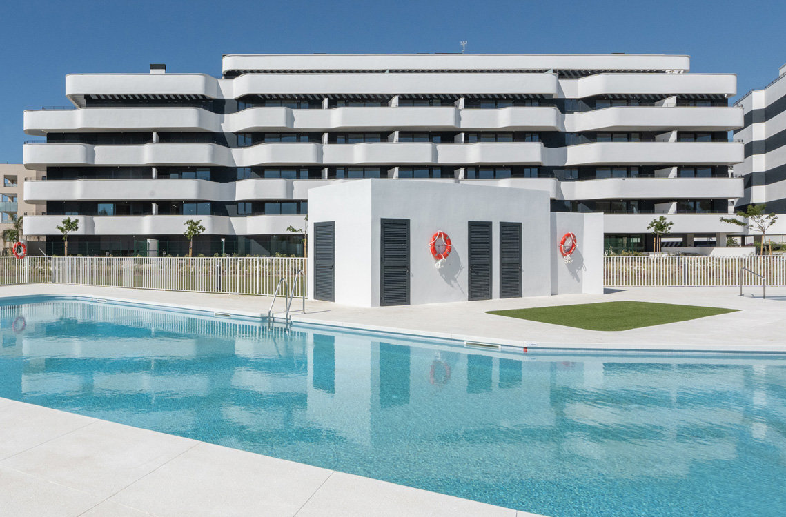 Ático de ensueño a estrenar en Los Álamos – Vistas frontales al mar