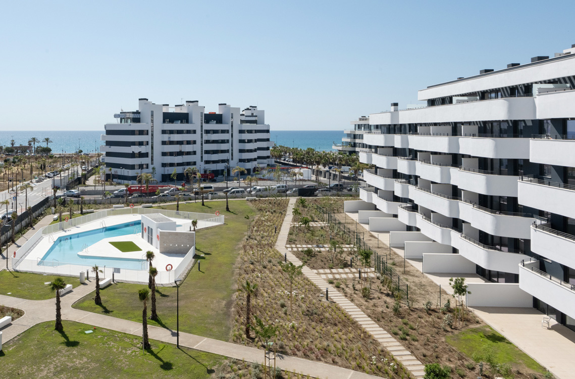 Ático de ensueño a estrenar en Los Álamos – Vistas frontales al mar