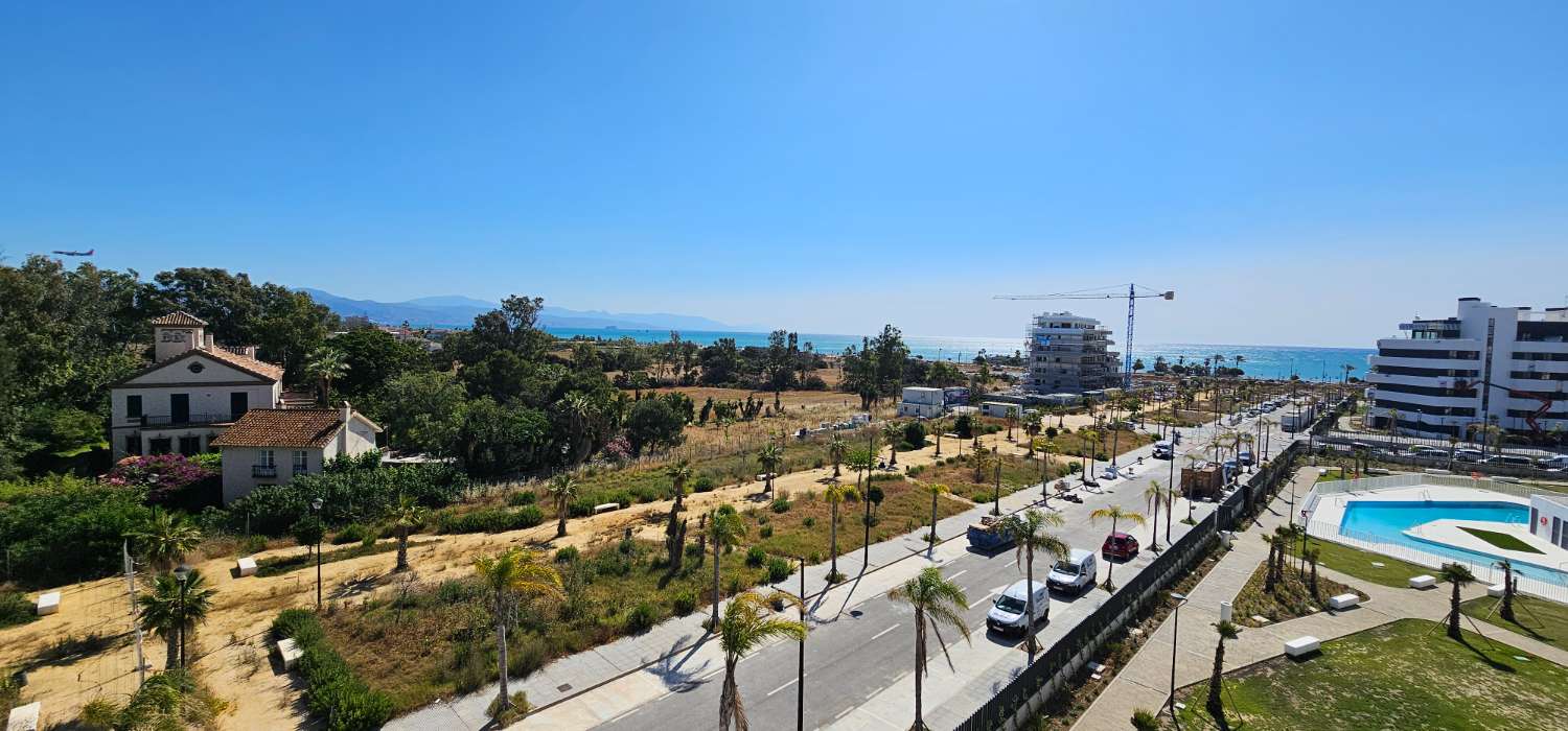 Ático de ensueño a estrenar en Los Álamos – Vistas frontales al mar