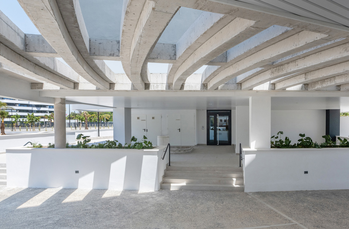 Ático de ensueño a estrenar en Los Álamos – Vistas frontales al mar