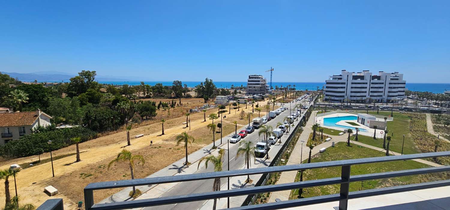 Ático de ensueño a estrenar en Los Álamos – Vistas frontales al mar