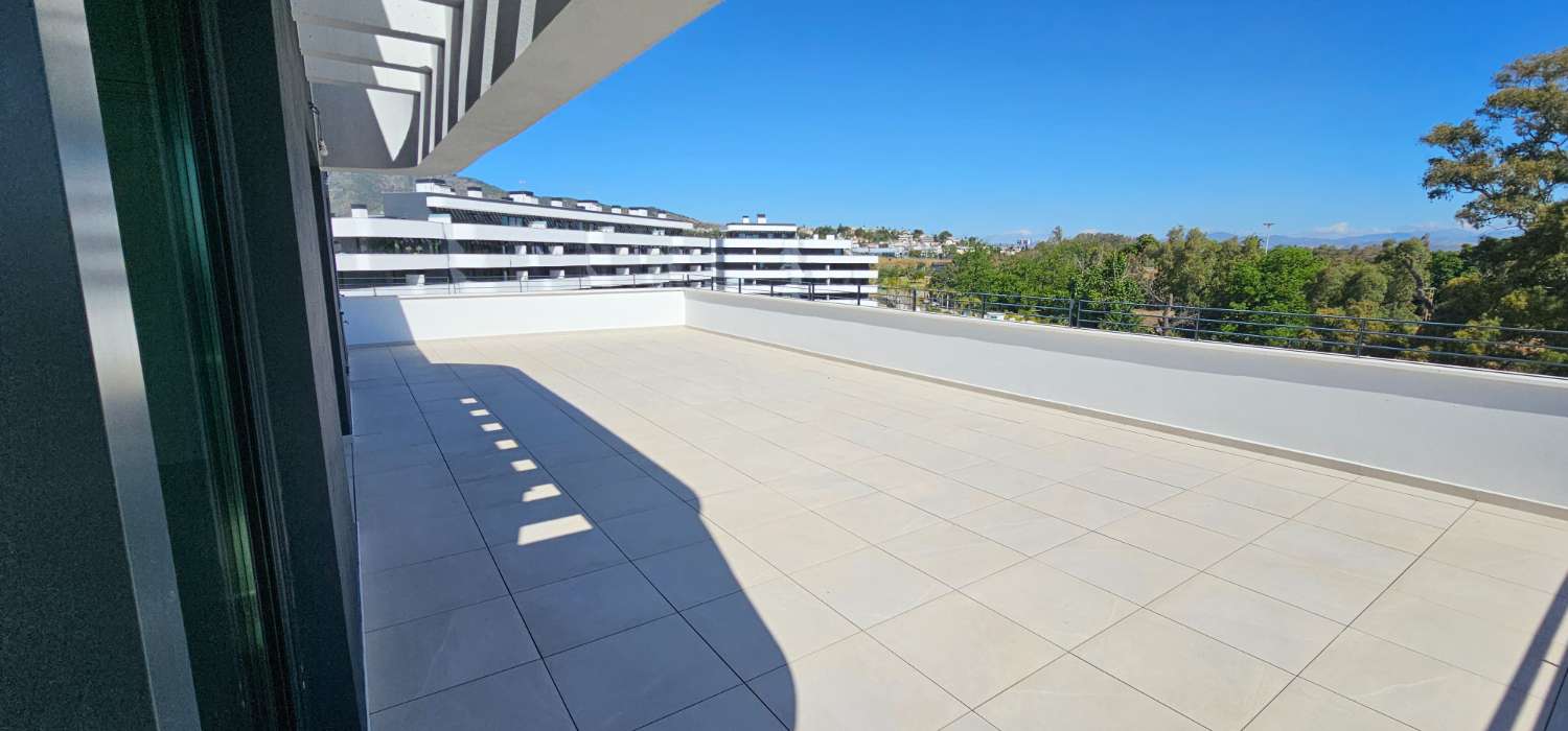 Ático de ensueño a estrenar en Los Álamos – Vistas frontales al mar