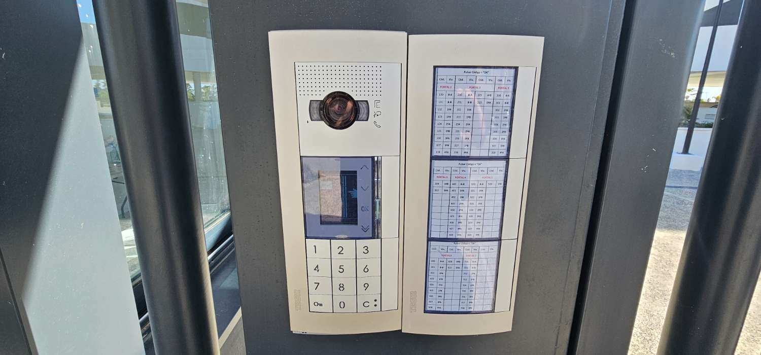 Ático de ensueño a estrenar en Los Álamos – Vistas frontales al mar