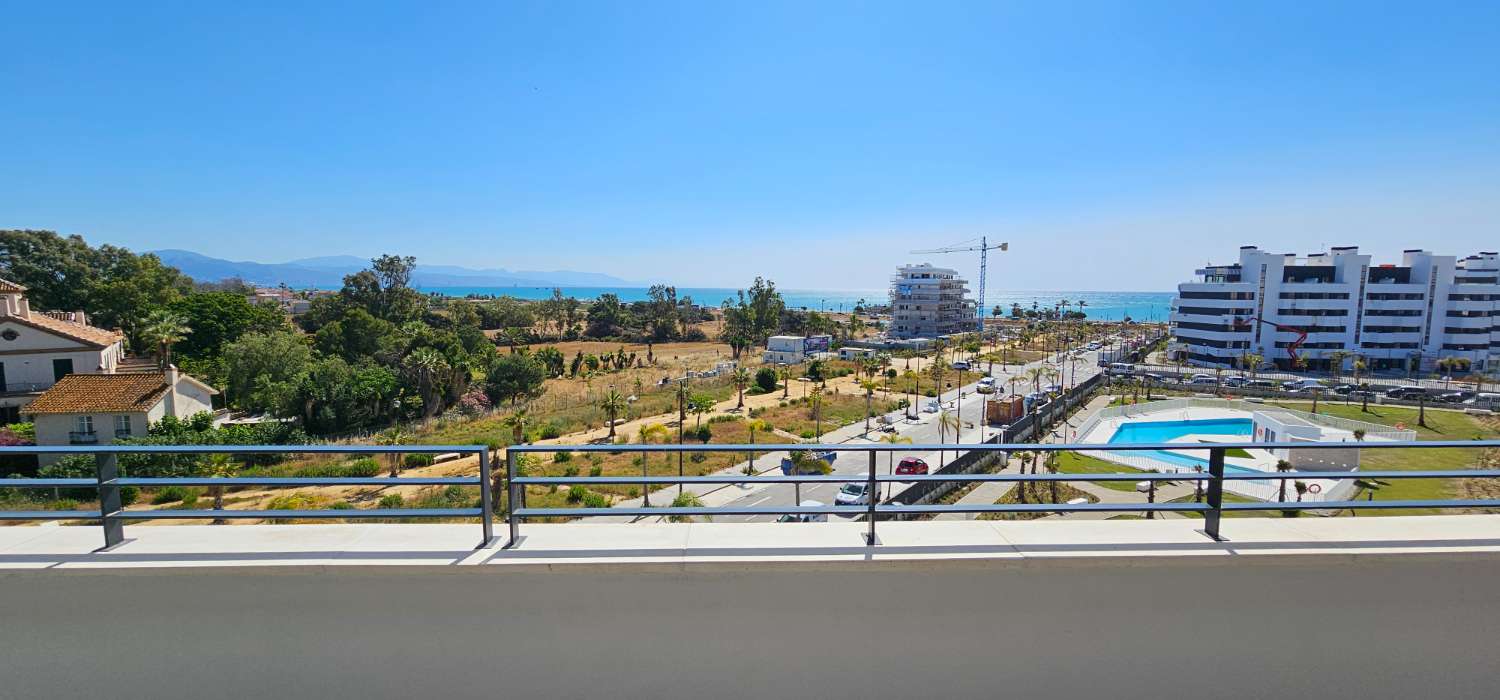 Ático de ensueño a estrenar en Los Álamos – Vistas frontales al mar