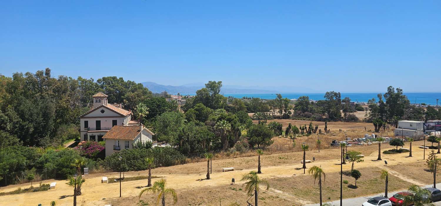 Ático de ensueño a estrenar en Los Álamos – Vistas frontales al mar