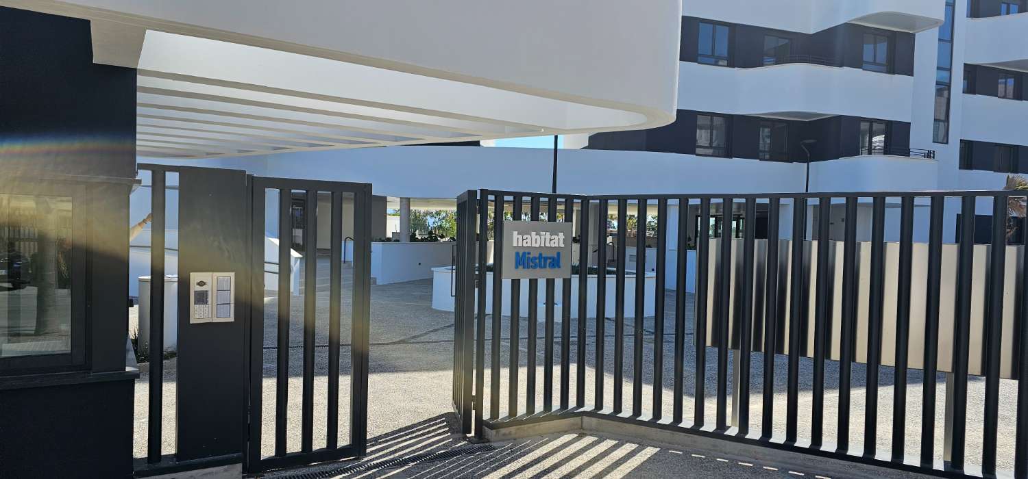 Ático de ensueño a estrenar en Los Álamos – Vistas frontales al mar