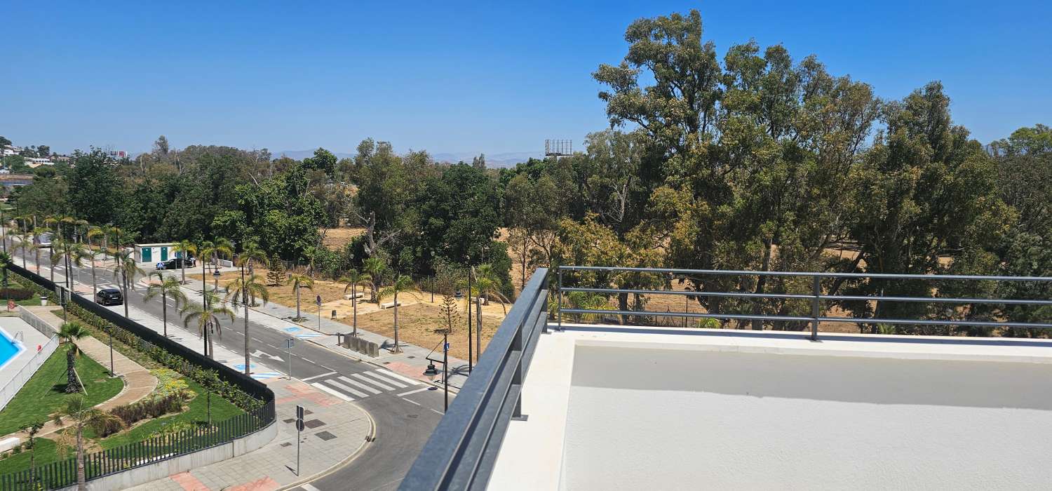 Ático de ensueño a estrenar en Los Álamos – Vistas frontales al mar