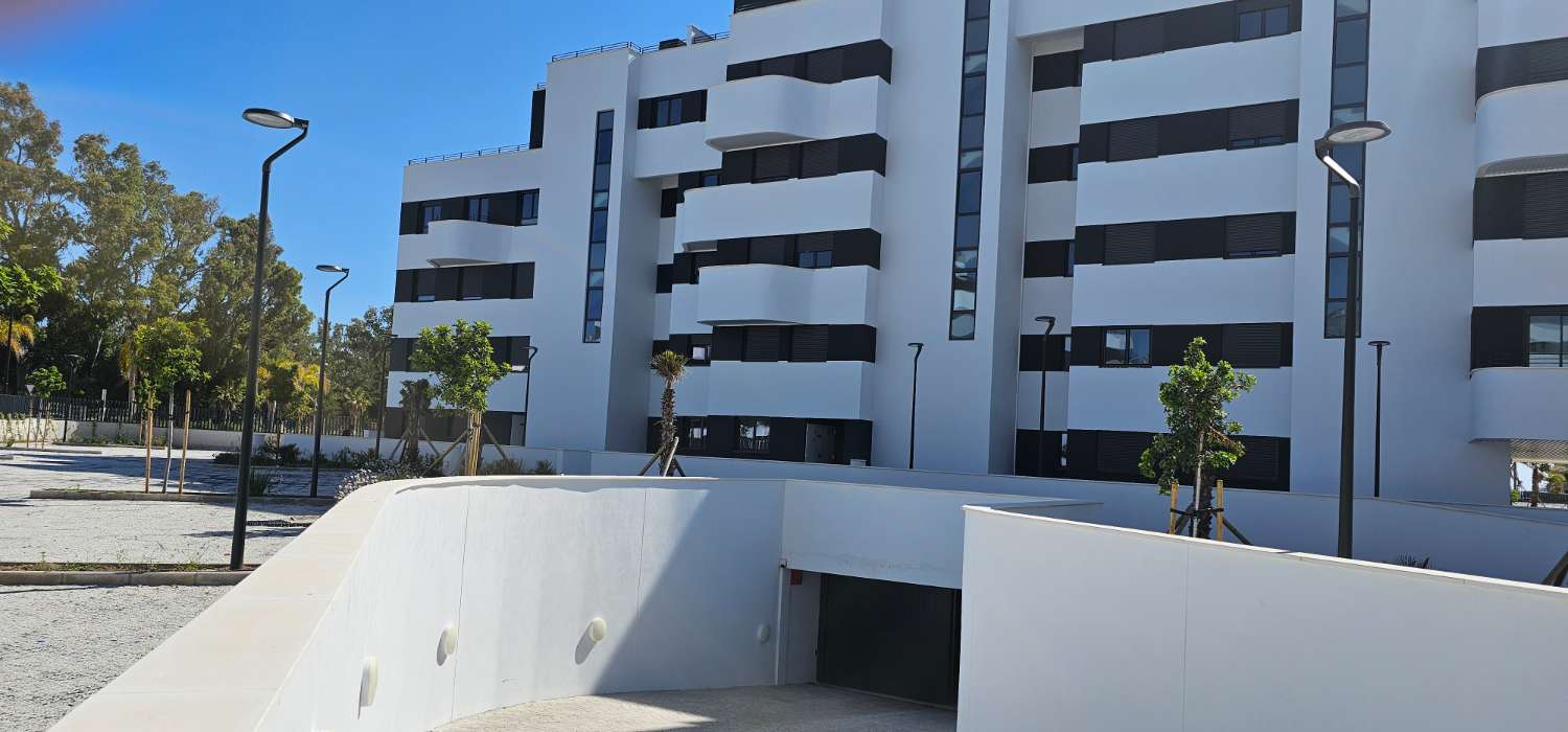 Ático de ensueño a estrenar en Los Álamos – Vistas frontales al mar