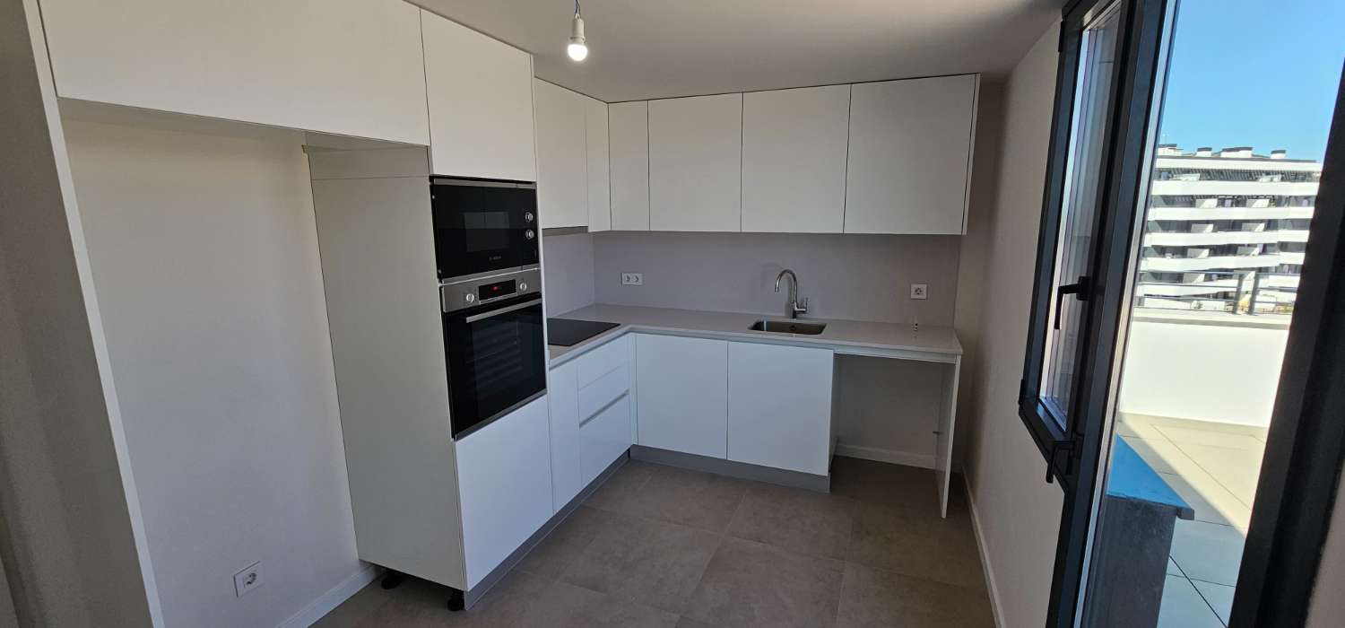 Ático de ensueño a estrenar en Los Álamos – Vistas frontales al mar