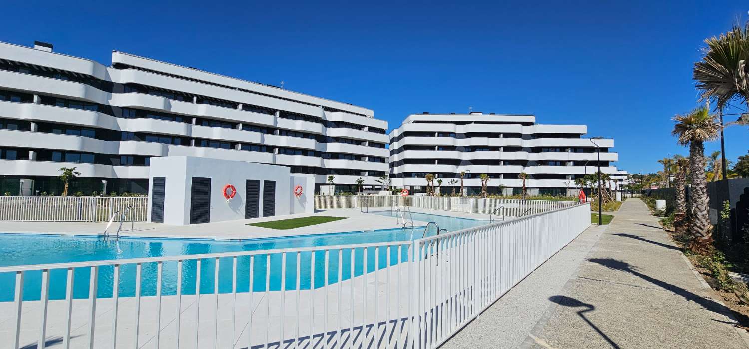 Ático de ensueño a estrenar en Los Álamos – Vistas frontales al mar