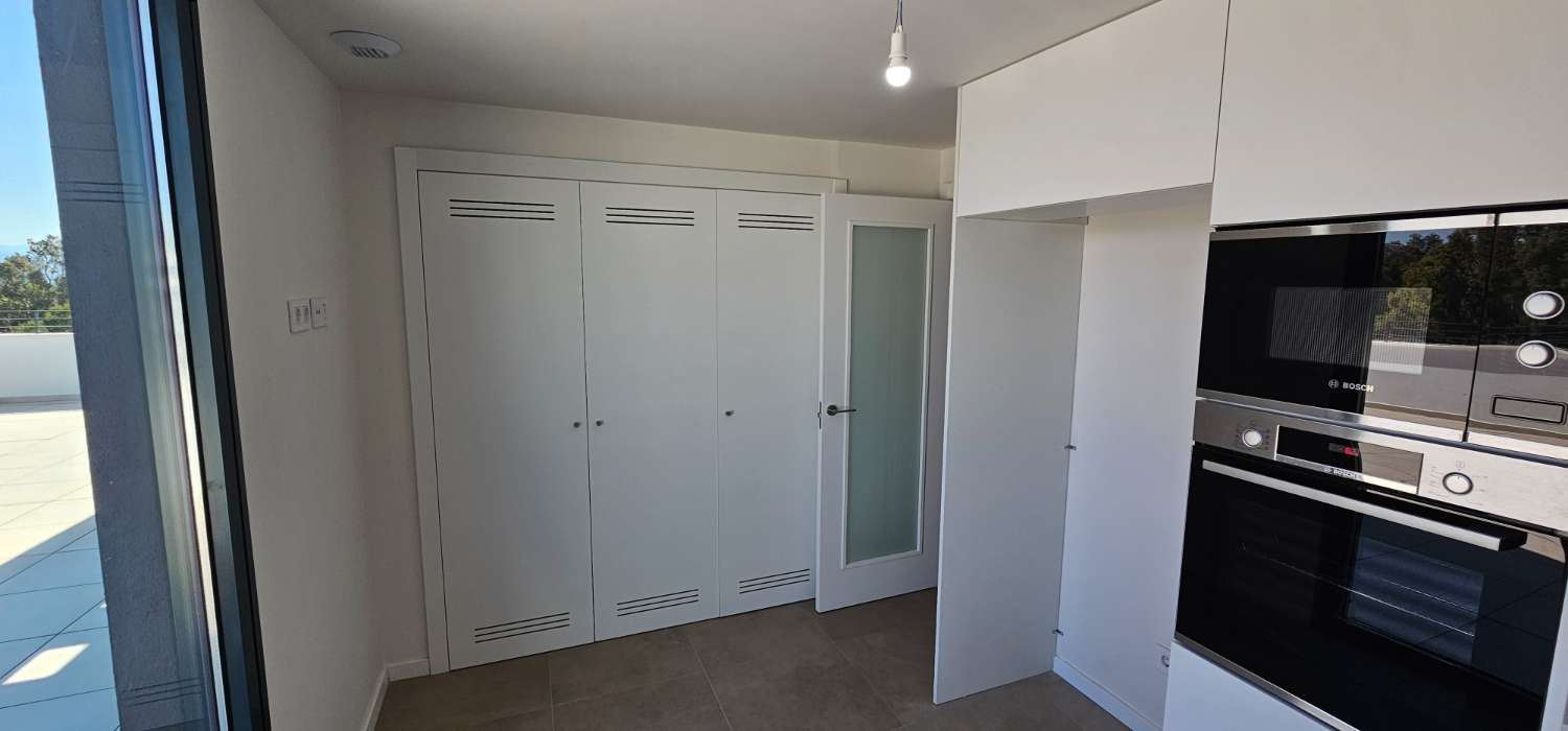 Ático de ensueño a estrenar en Los Álamos – Vistas frontales al mar