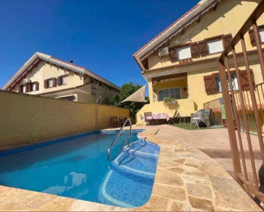 Шале на продаж в Alhaurín de la Torre