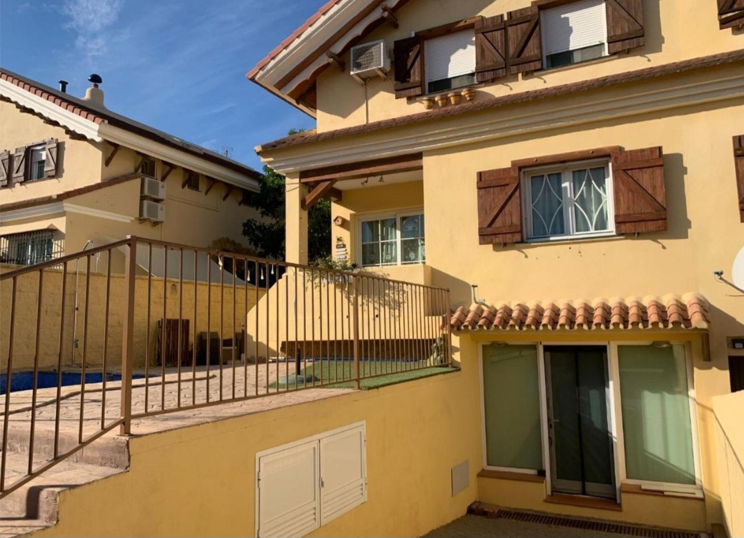 Шале на продаж в Alhaurín de la Torre