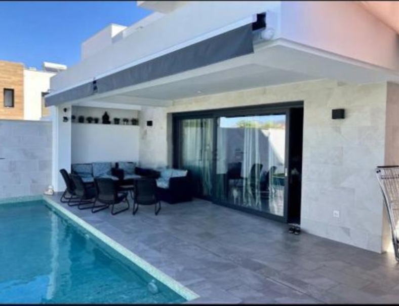 Шале на продаж в Alhaurín de la Torre