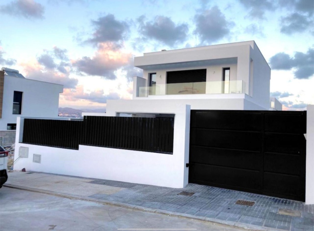 Шале на продаж в Alhaurín de la Torre