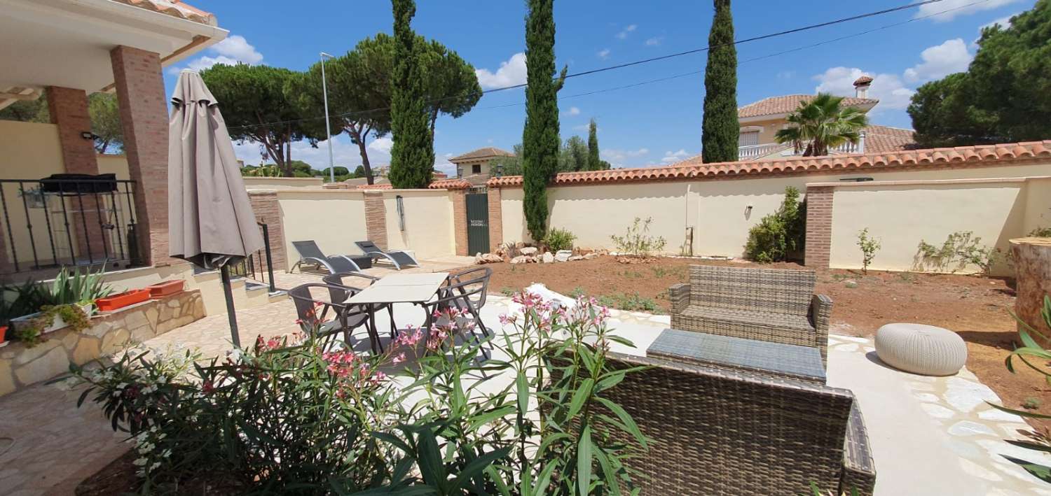 Villa for sale in Alhaurín de la Torre