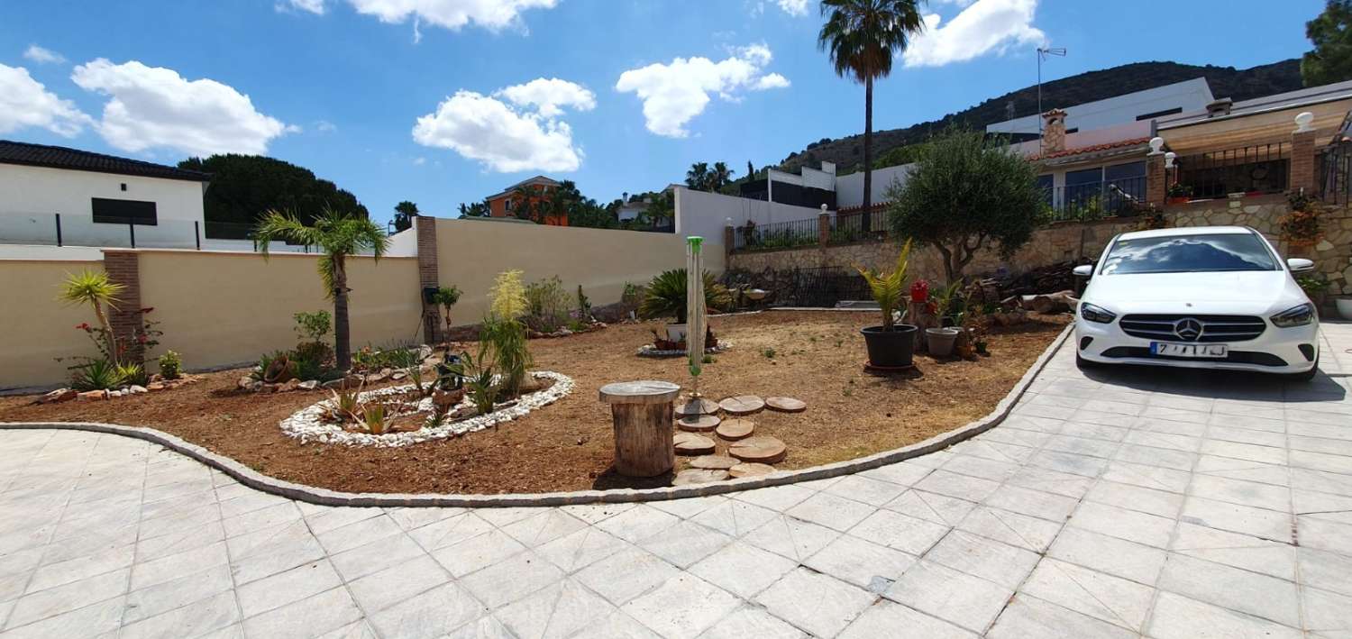 Villa for sale in Alhaurín de la Torre