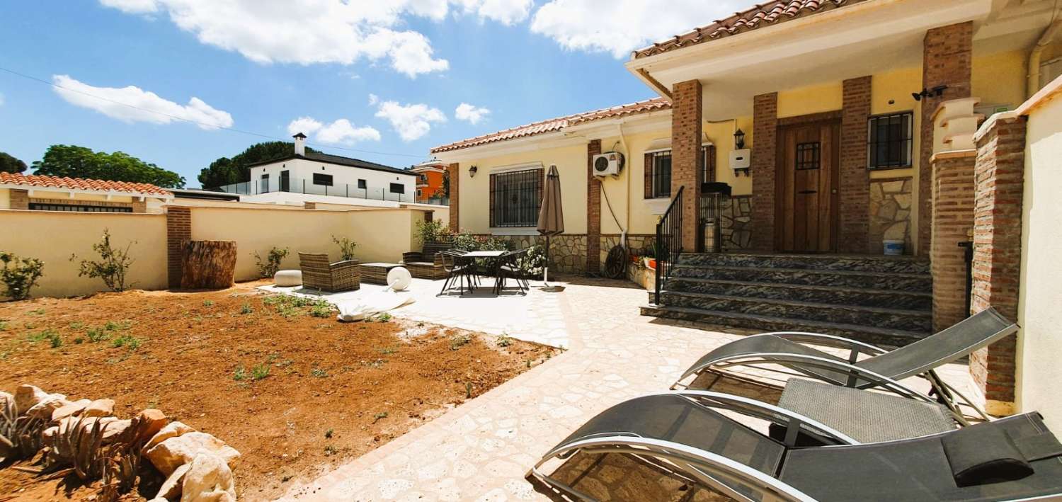 Villa for sale in Alhaurín de la Torre