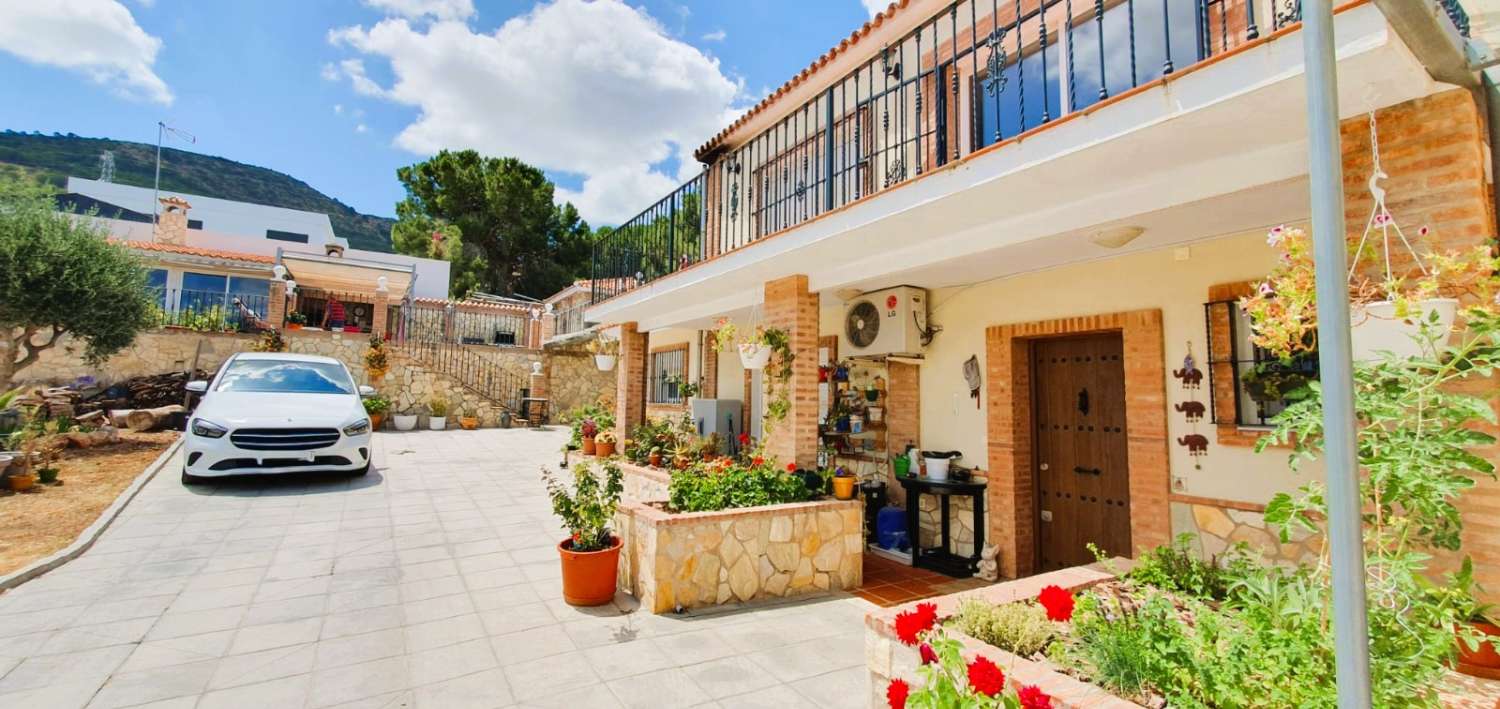 Villa for sale in Alhaurín de la Torre