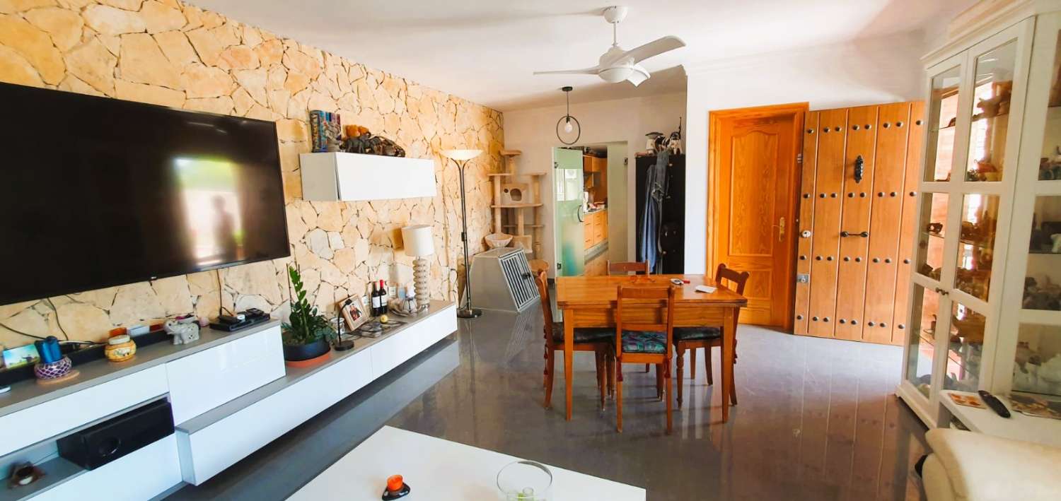 Villa for sale in Alhaurín de la Torre