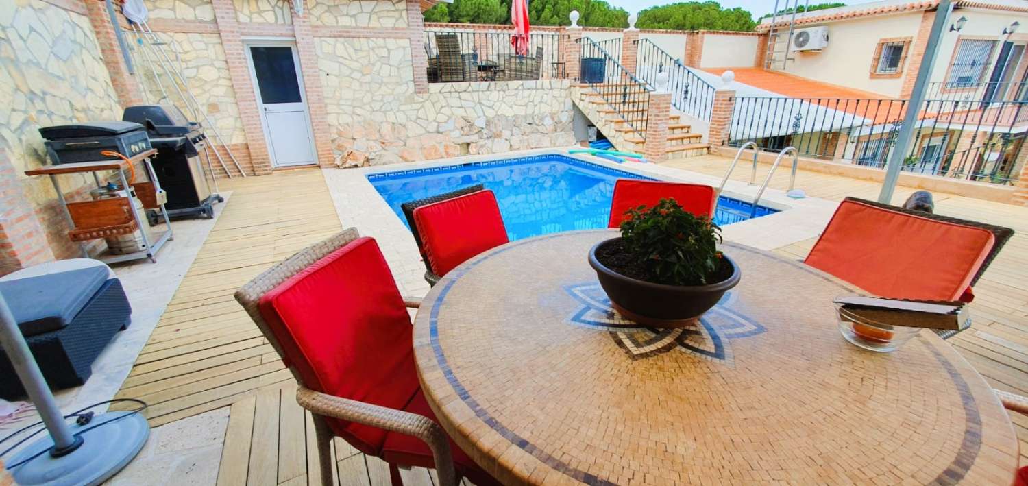 Villa for sale in Alhaurín de la Torre