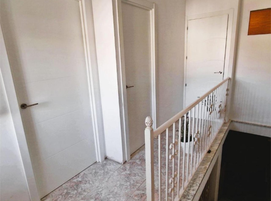 Vivienda unifamiliar reformada con gran terraza y posibilidad de solárium