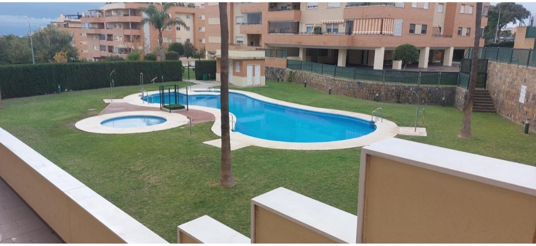 Fantástico piso en recinto cerrado en El Pinillo (Torremolinos)