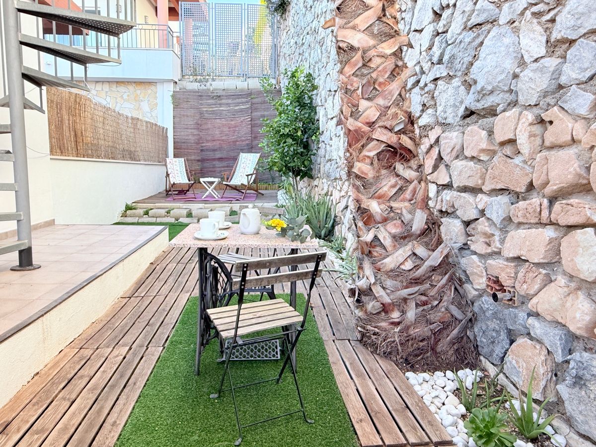 ADosado en esquina en Torreblanca, Fuengirola