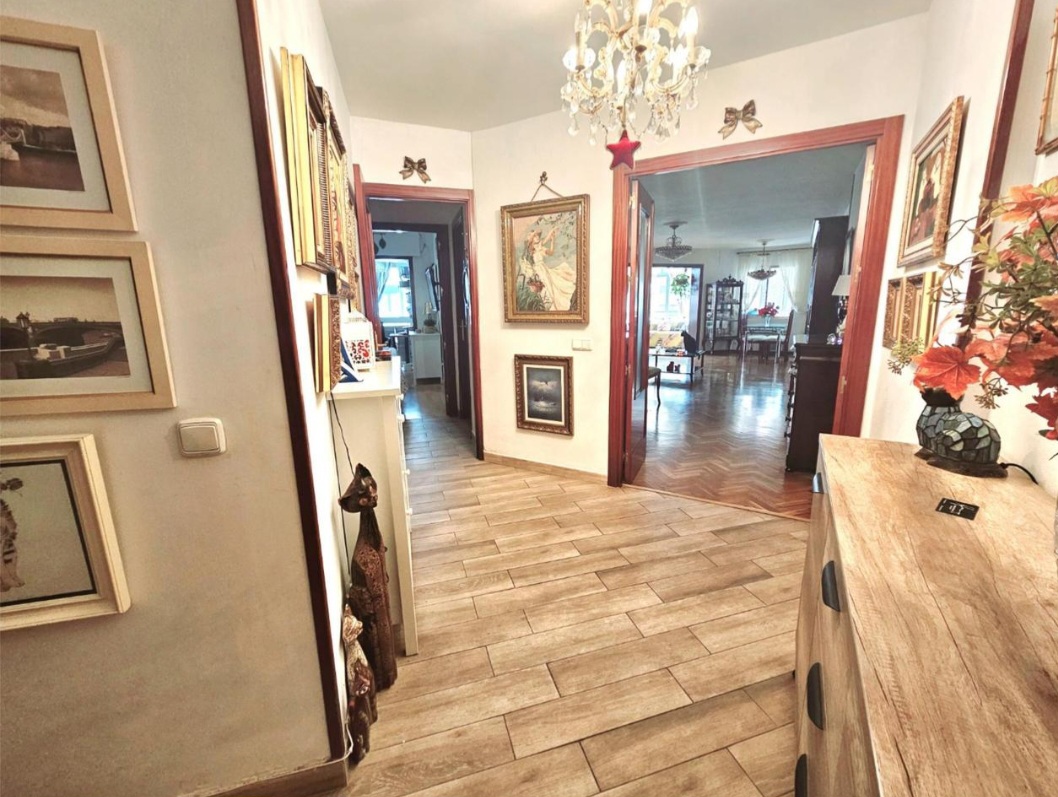 Amplio piso en 2ª línea de playa en La  Malagueta , Malaga