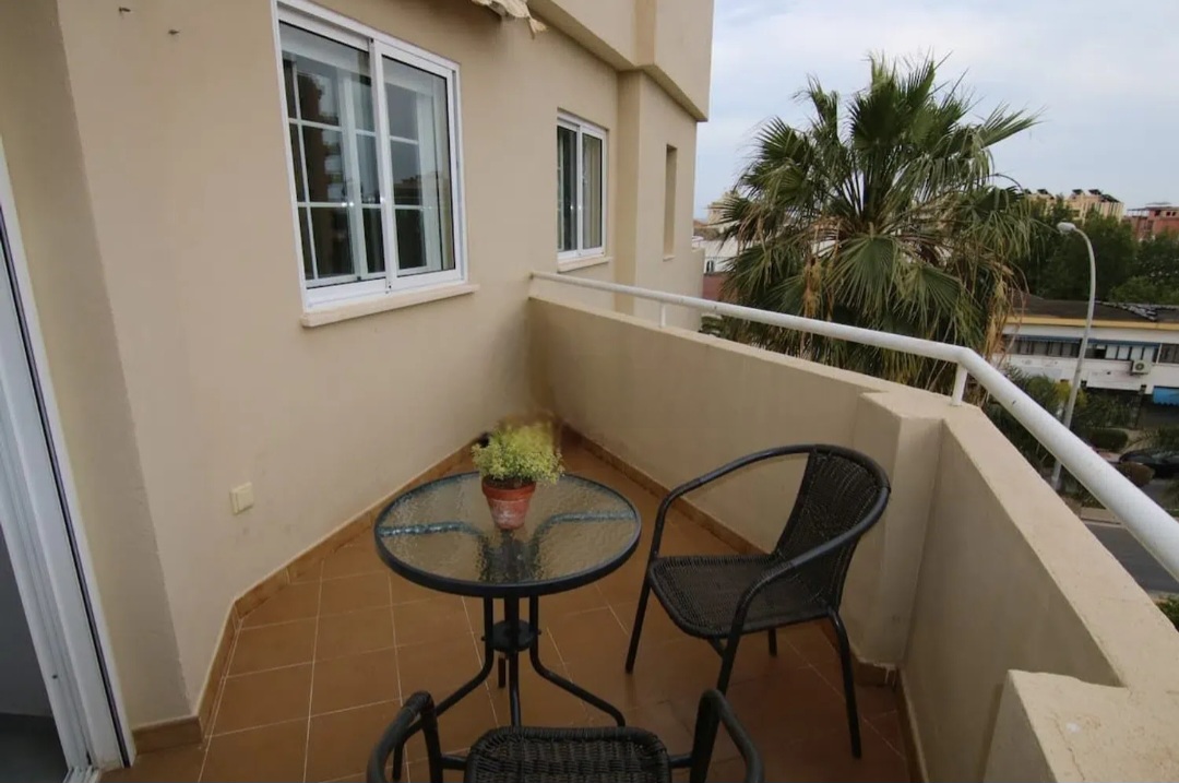 Apartamento Exclusivo en La Carihuela – Torremolinos | A solo 300 m de la Playa
