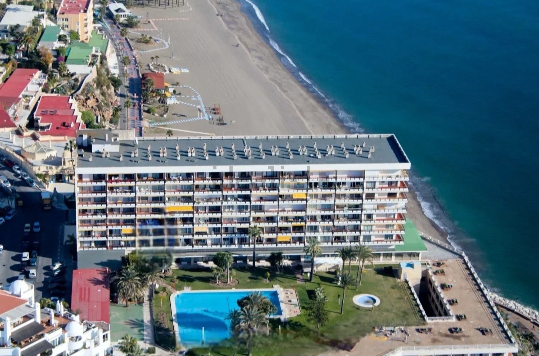 Estudio en primera línea de playa con vistas al mar