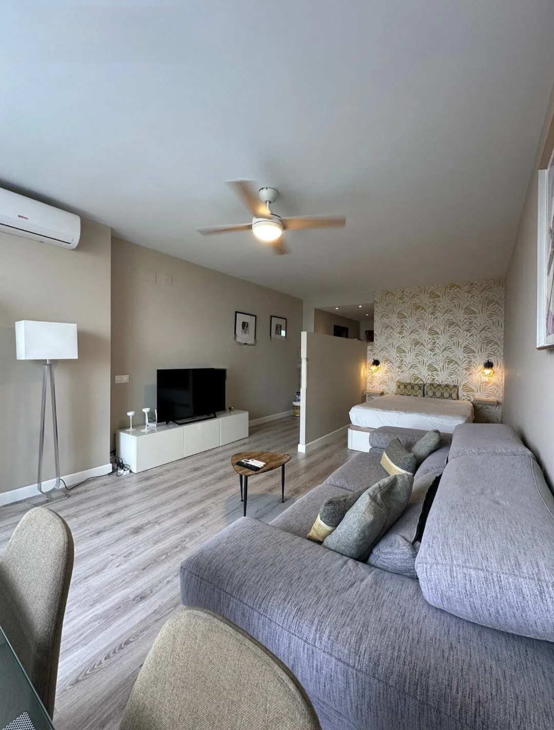 Estudio con licencia turistica y vistas al mar en Torremolinos