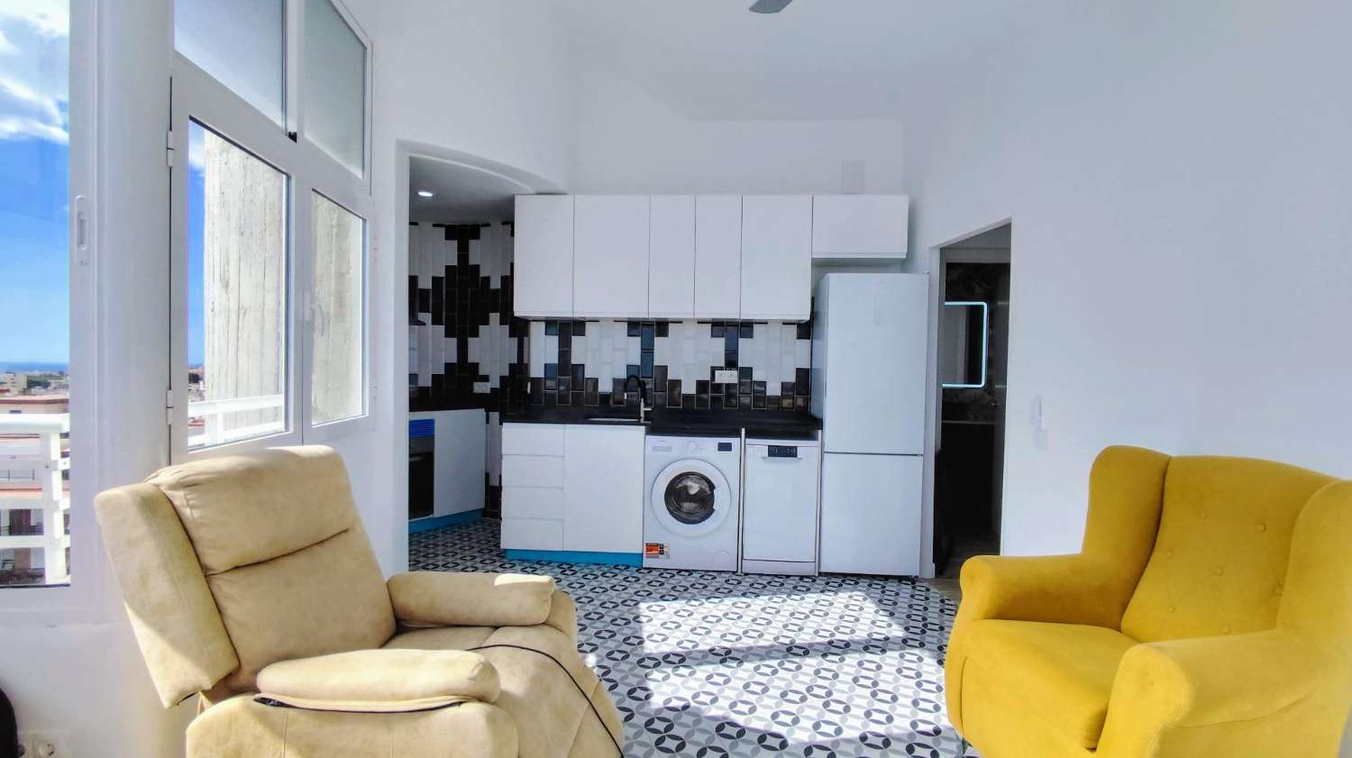 Impresionante Ático Reformado en el Corazón de Torremolinos