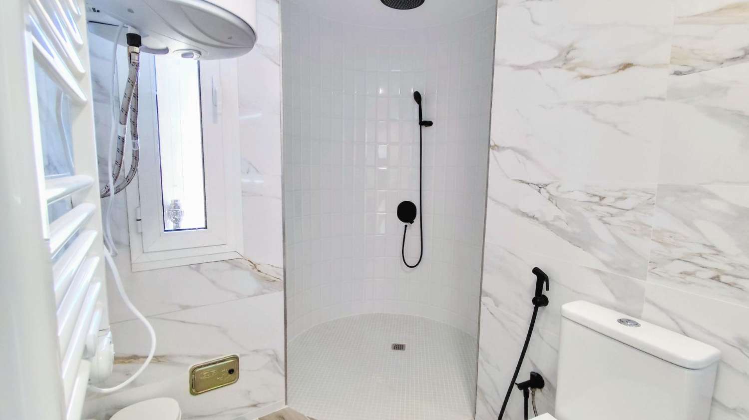 Impresionante Ático Reformado en el Corazón de Torremolinos