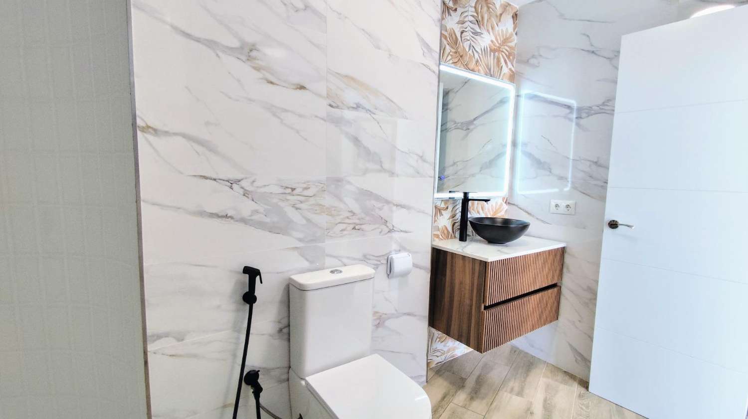 Impresionante Ático Reformado en el Corazón de Torremolinos